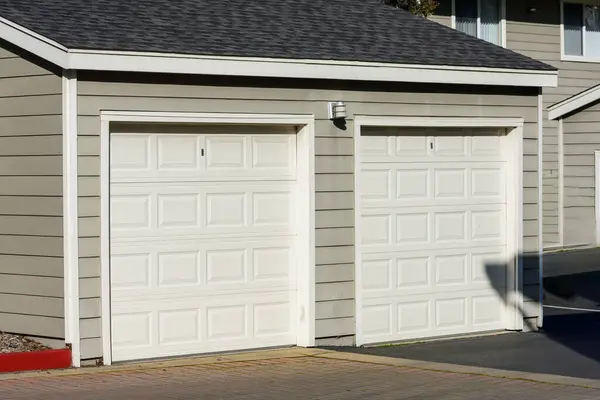 Garage double côte à côte ou en enfilade